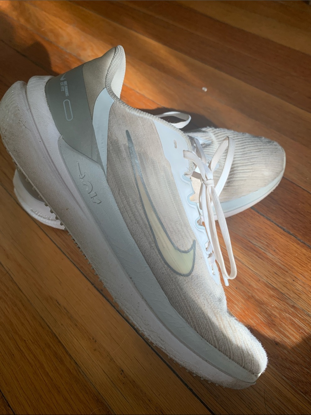 ⛅️ Nike air Winflo 09 Off White Running Sneakers ⛅️